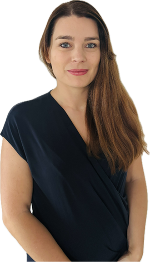 Portrait von Frau Loidl mit langen dunklen Haaren.