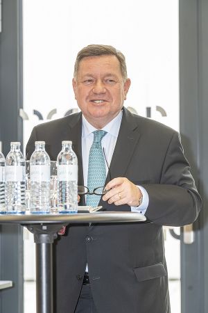 Universitätskurs Pflegemanagement der mittleren Führungsebene