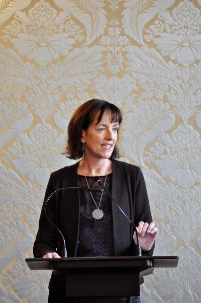 Mag.Dr. Karin Pesl-Ulm Pädagogische Leiterin des Lehrgangs/Referatsleiterin Gesundheitsberufe, Land Steiermark