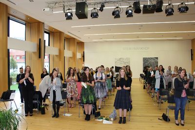 Ausbildung im gehobenen Dienst für psychiatrische Gesundheits- und Krankenpflege Lehrgang 2017/2020, Gruppe 1 und Ausbildung Pflegefachassistenz Lehrgang 2018/2020 © Wölkert Claudia Ausbildung im gehobenen Dienst für psychiatrische Gesundheits- und Krankenpflege Lehrgang 2017/2020, Gruppe 1 und Ausbildung Pflegefachassistenz Lehrgang 2018/2020